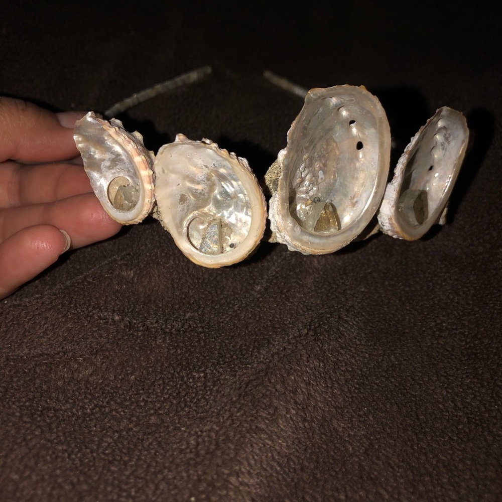 Seashell crown - Picture 2 of 4